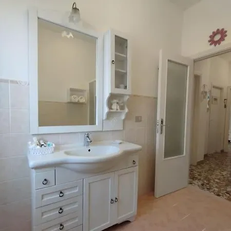 Casa Mavi, La Tua Apartmán